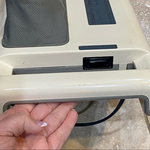 Sharper Image 'Kneading Fingers' Shiatsu Massager - Picture 2 of 15